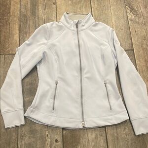 Zero restrictions women’s zip up